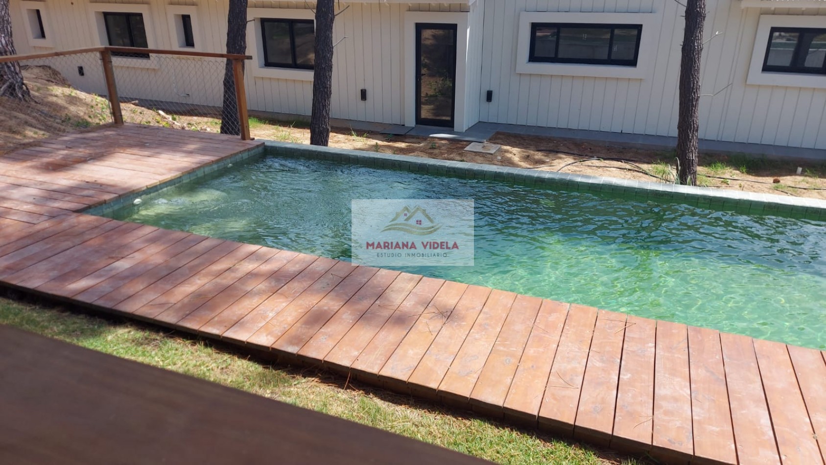Casa en venta en Pinamar "LA CASA EN EL BOSQUE". Barrio Pioneros.