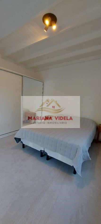 Casa en venta en Pinamar "LA BLANCA". Barrio Pioneros.