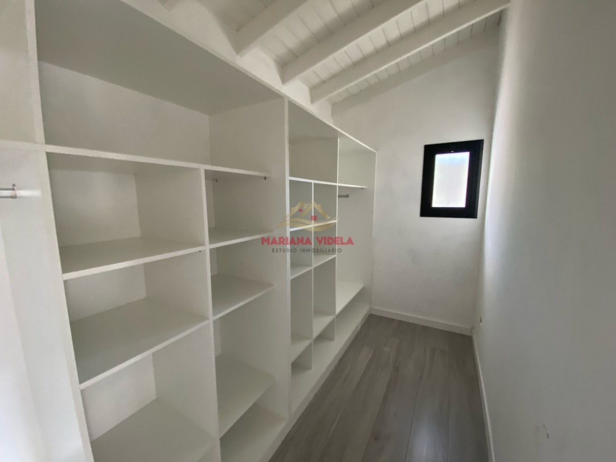 Casa en venta en Barrio Pioneros de Pinamar. Venta de pozo! FINANCIACION!