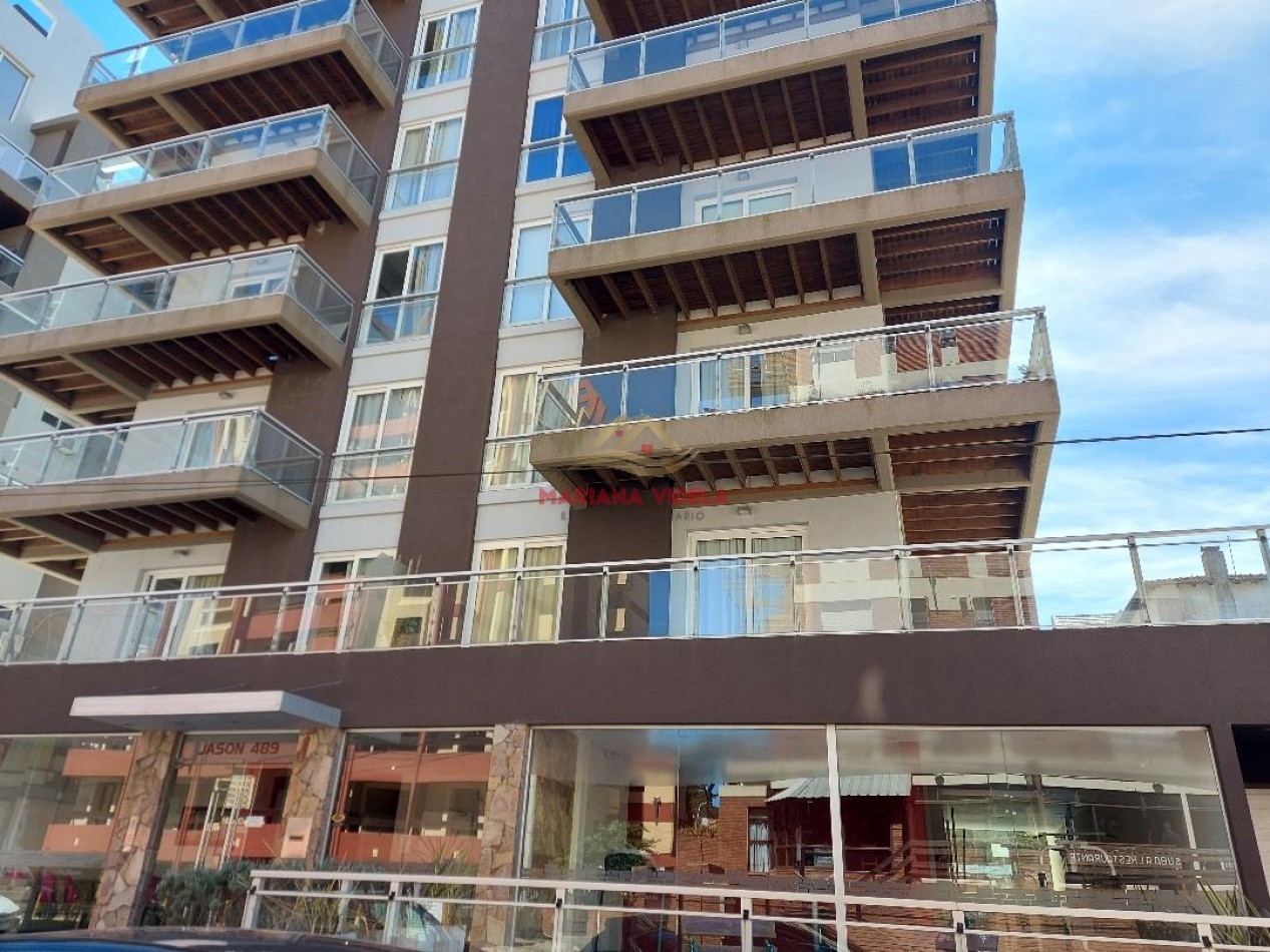 Departamento Monoambiente en alquiler Hasta Noviembre 2025. Pinamar Centro. Cochera y amenities.