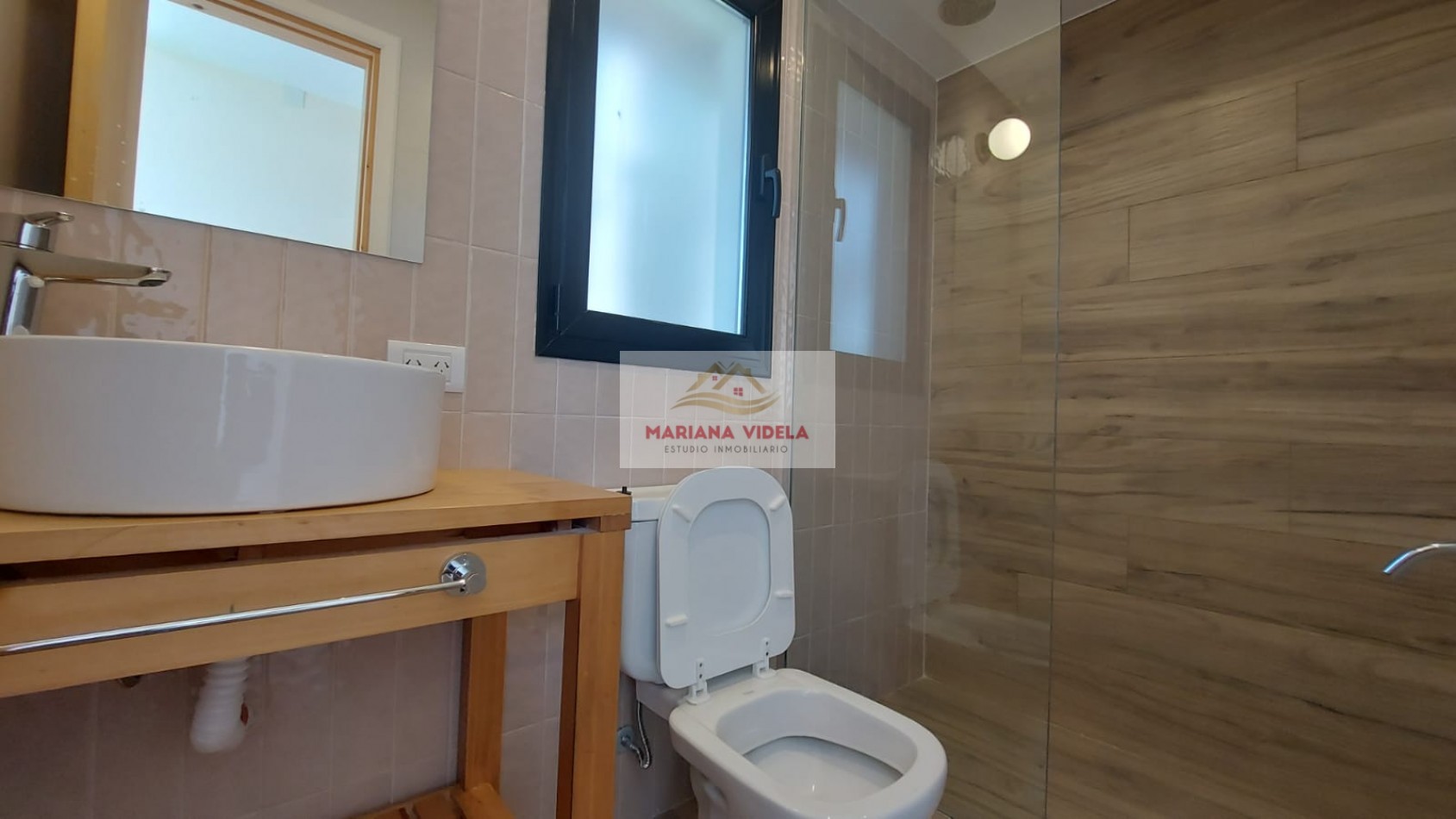 Casa en venta en Pinamar "LA CASA EN EL BOSQUE". Barrio Pioneros.