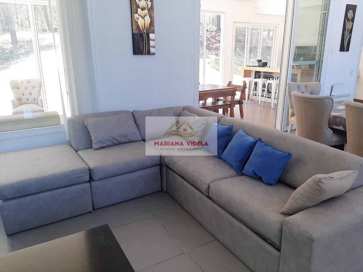 Casa en venta en Barrio Privado La Herradura. Pinamar.