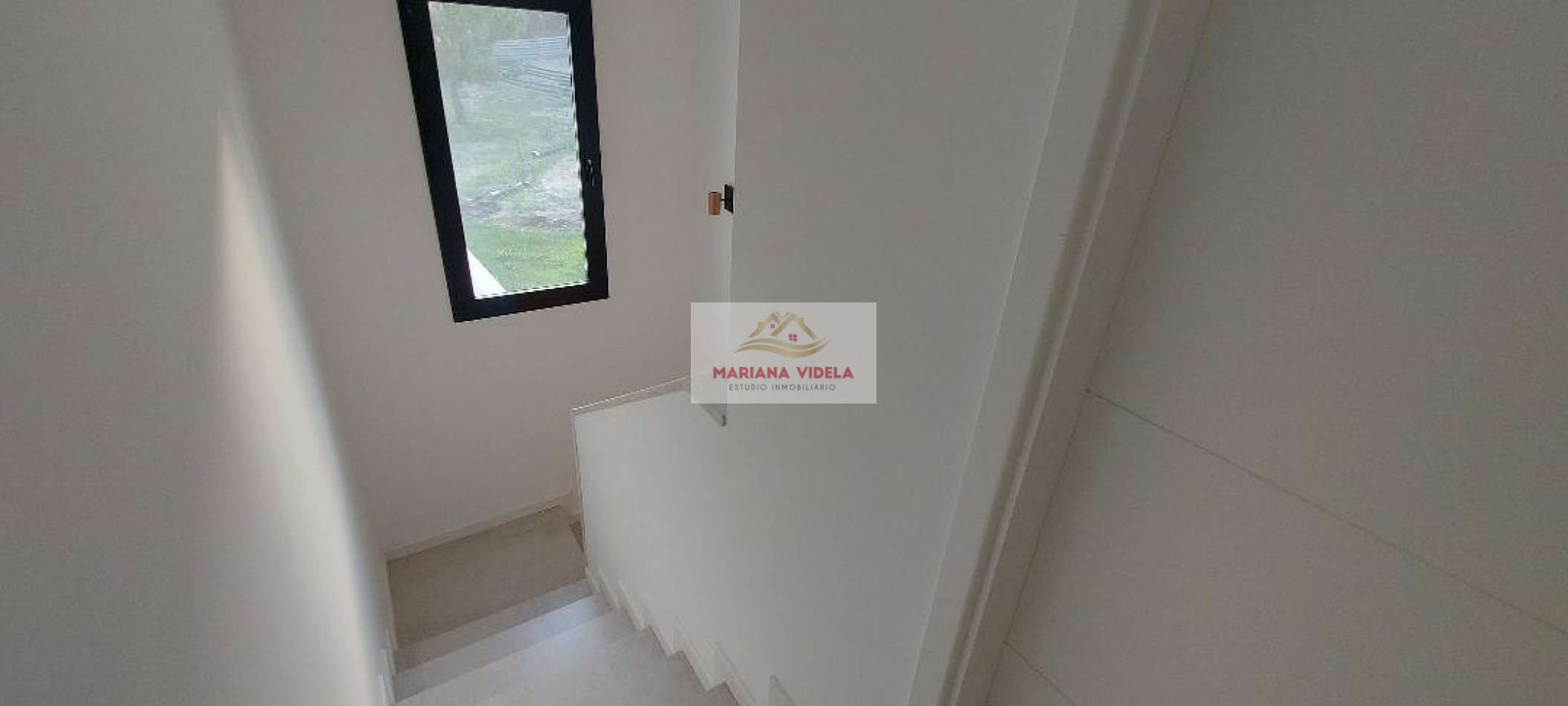 Casa en venta en Pinamar "LA BLANCA". Barrio Pioneros.