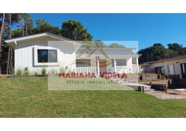 Casa en venta en Barrio Pioneros de Pinamar. Venta de pozo! FINANCIACION!