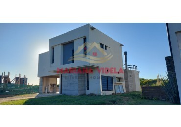 Casa en venta en Costa Esmeralda - A estrenar! Totalmente equipada.